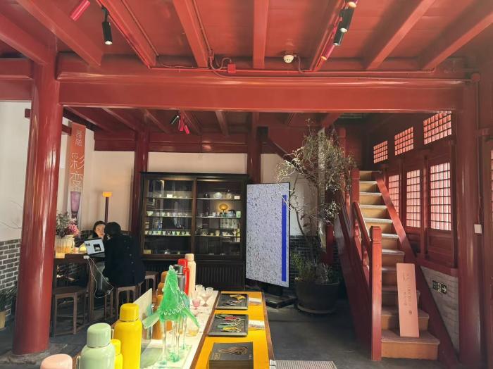 后罩楼一层展厅